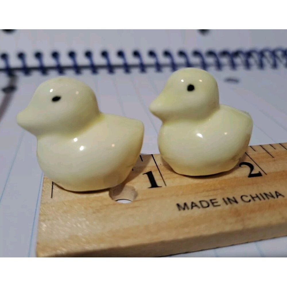 Minature Ceramic Yellow Ducks Duckings‎  , Black Eyes Tiny Collectibles